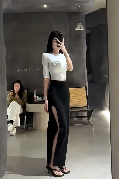 纯欲风白色短袖T恤高腰开叉显瘦新款长款黑色不规则半身裙套装女