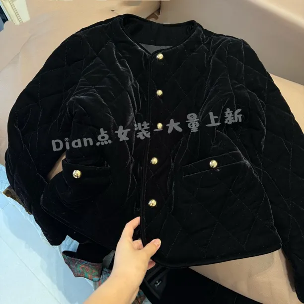 DD25年秋冬季新款时尚设计款丝绒圆领小金扣香风格棉外衣5529