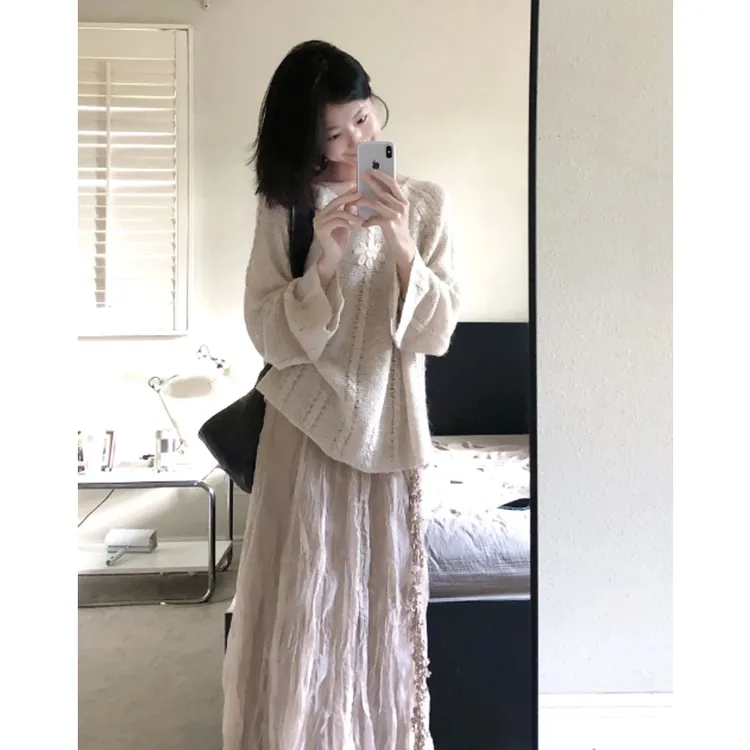 早秋韩系穿搭紫色圆领套头马海毛毛衣女秋冬宽松慵懒风针织衫上衣