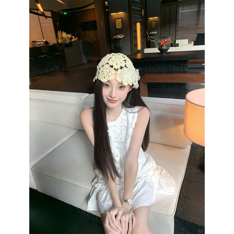 法式蕾丝花边镂空连衣裙2025夏季新款甜美漂亮显瘦修身无袖背心裙