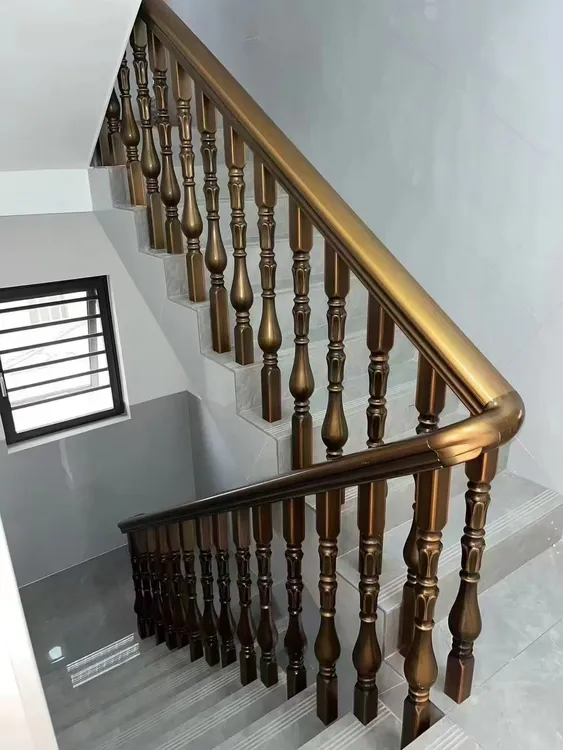 定制铝合金拉丝防铜楼梯扶手阳台护栏家用室内别墅铝艺围栏