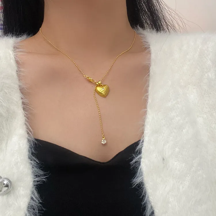 铜陶瓷吊坠 轻奢高级感爱心吊坠项链女简约设计可调节锁骨链时尚
