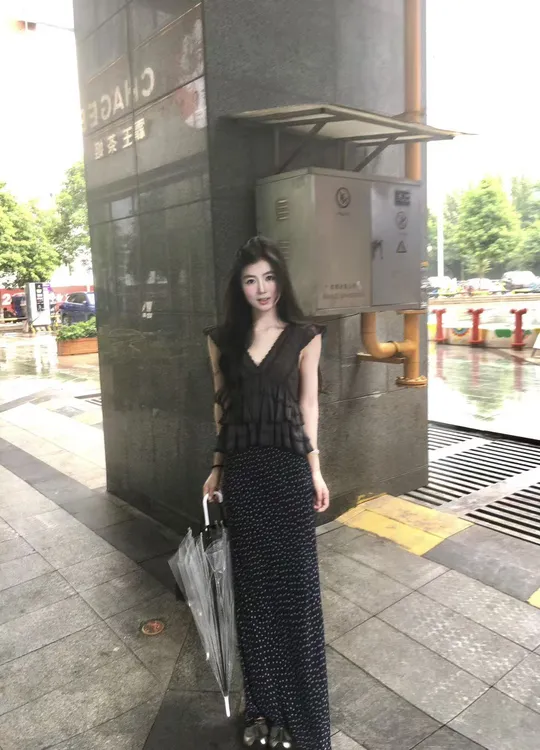 2025秋季新款韩系减龄不规则花边下摆衬衫波点半身长裙两件套装