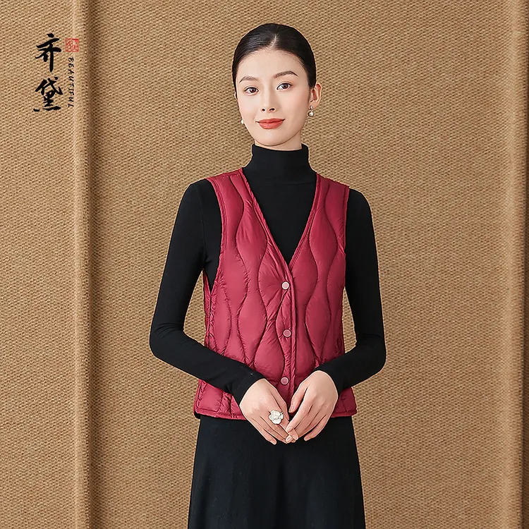 齐黛品牌羽绒服马甲女款2025新款冬季保暖背心马夹90白鸭绒短外套