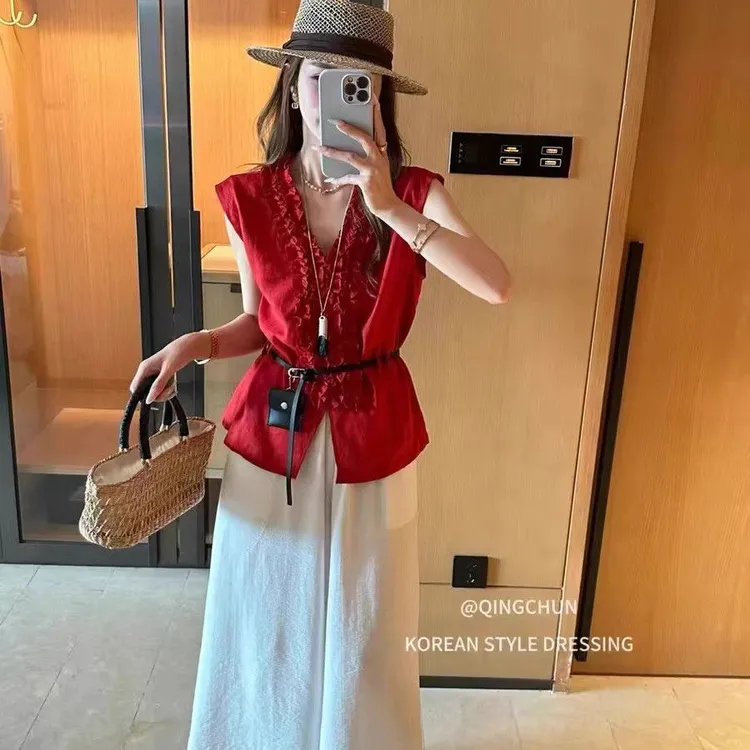 2025夏季新款时尚木耳边V领无袖麻料背心衬衫女中长款小衫配包包