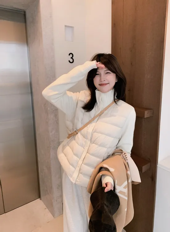 漫姐的店【豆奶泡泡】韩系针织拼接立领轻薄百搭保暖白鸭绒羽绒服