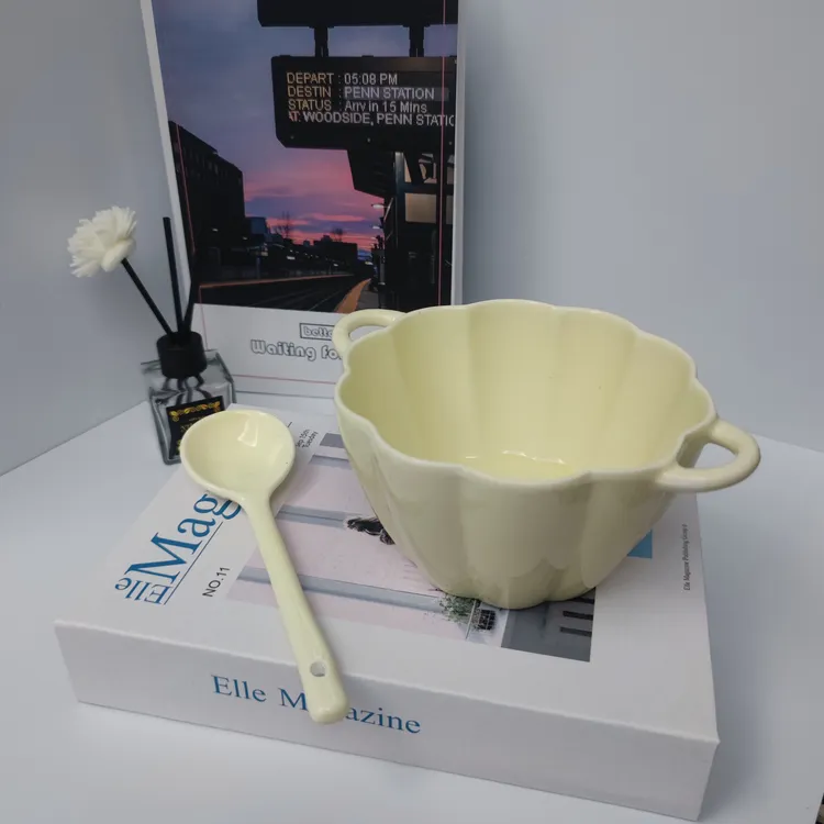 高颜值ins风奶黄创意双耳汤碗陶瓷家用水果沙拉碗可爱南瓜碗勺