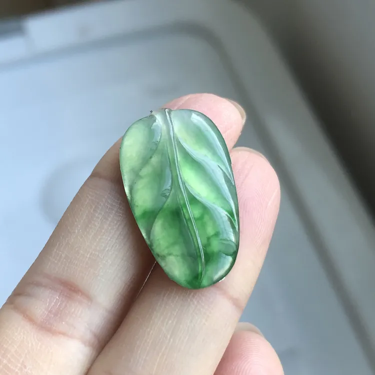 天然翡翠高冰飘花树叶裸石气质吊坠尺寸28.3+16.3+2.5