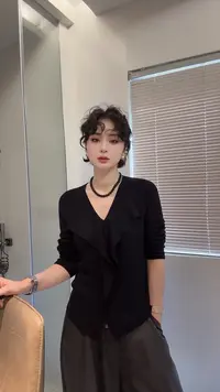 FANYE 2025早秋新款设计感木耳边V领针织长袖