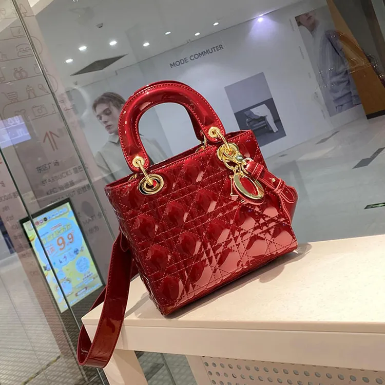 香港品牌女款爆款2025新款气质女洋气轻奢时尚手提包包中号托特包