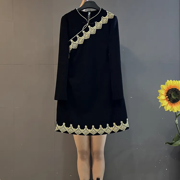 新中式国风时尚气质修身显瘦重工刺绣复古小黑裙