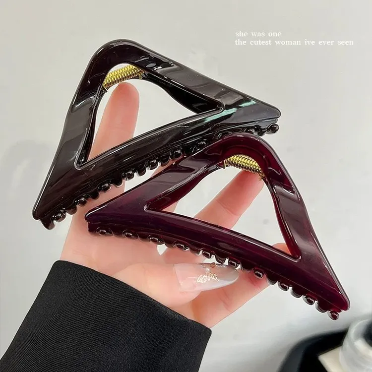 鲨鱼后脑勺三角抓夹大号百搭鲨鱼夹女高级感后脑勺发夹新款发抓