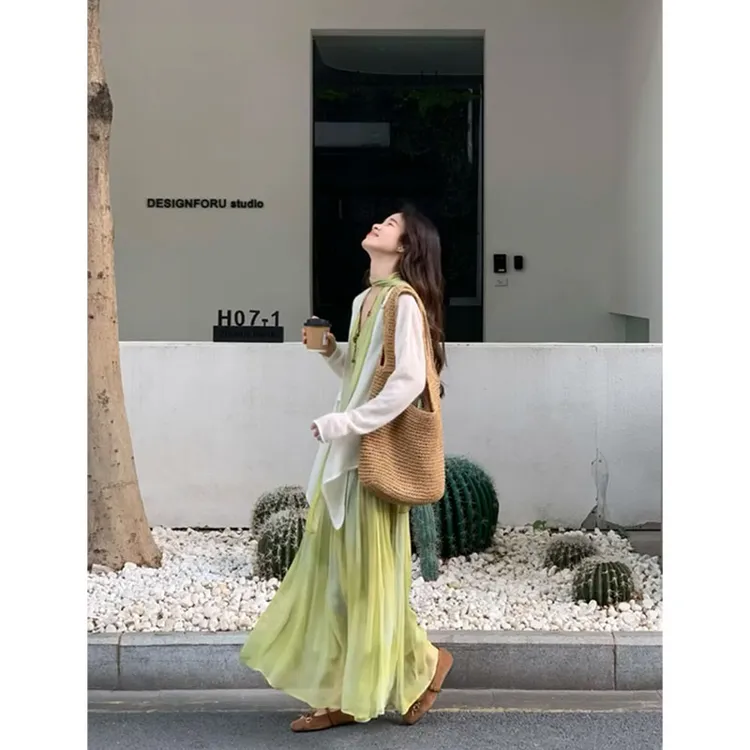 新款韩系休闲百搭针织衫时尚设计感V领吊带连衣裙收腰显瘦长裙女