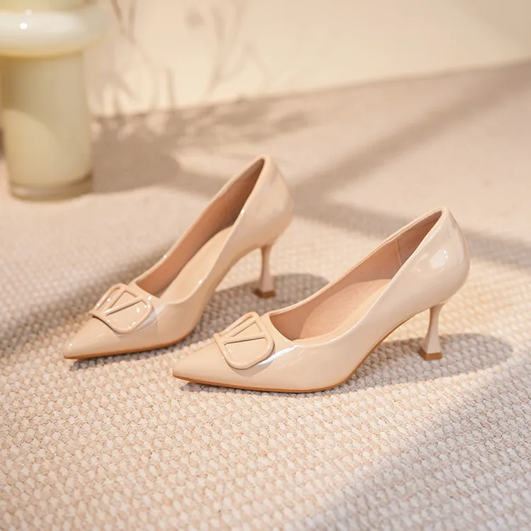 高跟鞋女2025爆款洋气漆皮浅口高跟鞋尖头细跟气质百搭裸色女鞋子