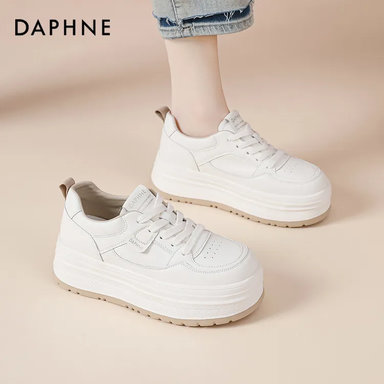 达芙妮小白鞋女春季2026新款休闲板鞋厚底增高白色女鞋巨好看百搭