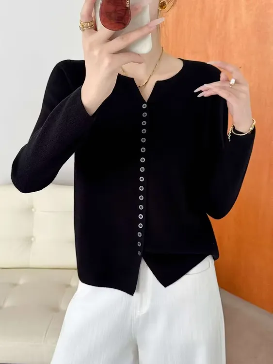 小香风黑色针织开衫上衣女秋冬2025年新款法式高级感内搭毛衣外套
