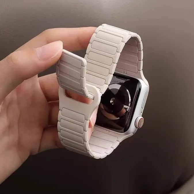 适用iwatch11苹果手表表带S10硅胶反扣磁吸表带运动硅胶表带