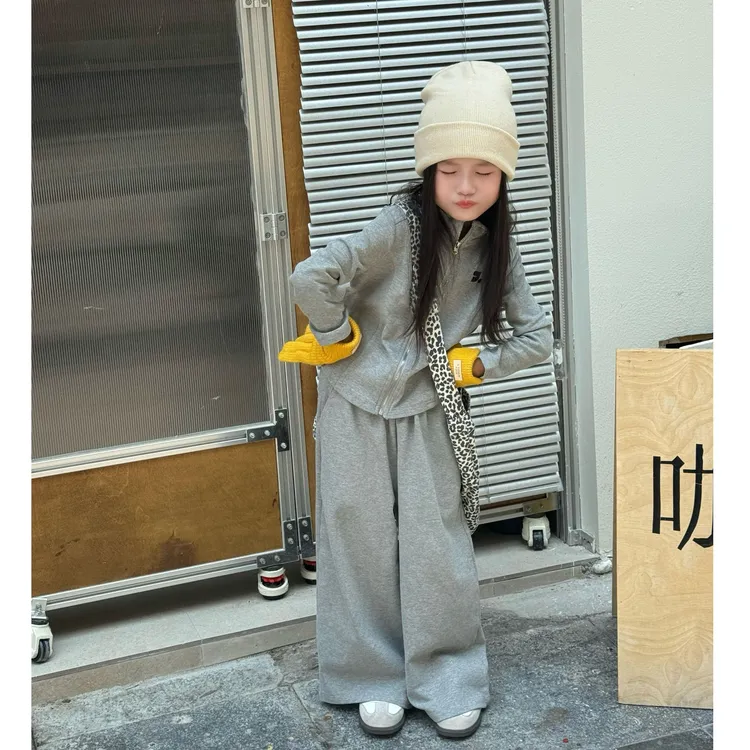 小思家女童2025秋季百搭韩版休闲运动风拉链上衣直筒阔腿裤套装
