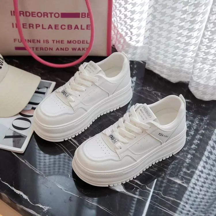 PUBGO/千喜步步高秋季百搭小白鞋厚底增高休闲女鞋时尚韩版ins