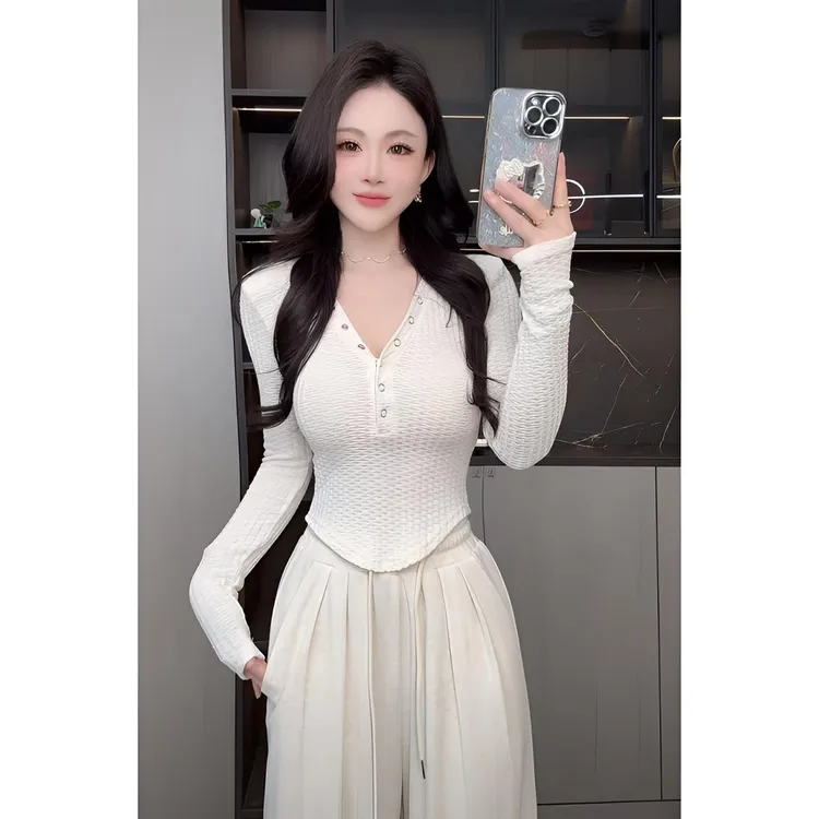 曼曼【清欲纸片】美式辣妹暗扣半开领修身上衣(不扎人）