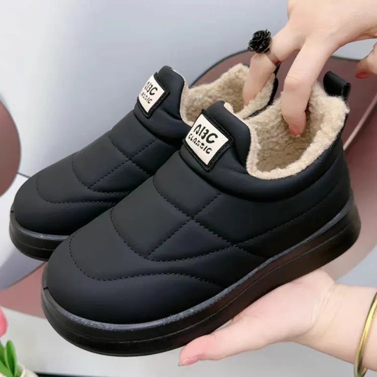 冬季雪地靴新款加绒加厚保暖老北京布鞋女棉鞋防水防滑中老年棉靴