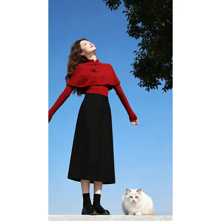 轻熟新中式盘扣过年红色斗篷毛衣2026春季新款名媛针织上衣两件套