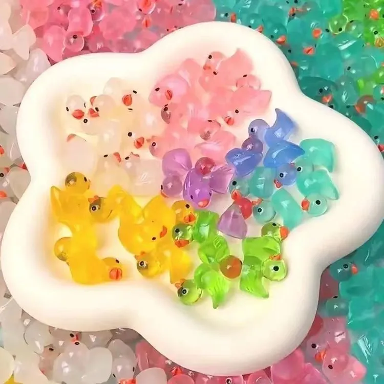 夜光彩色小鸭子diy饰品可爱手工网红动物神器家用创意猫爪