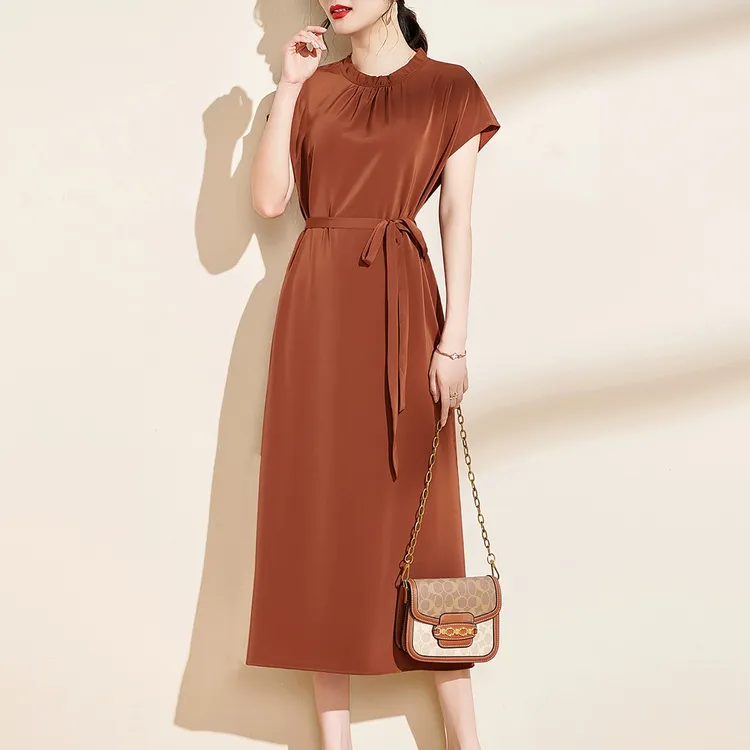 纯色短袖圆领系带今年流行2025新款女夏高级垂感独特漂亮连衣裙