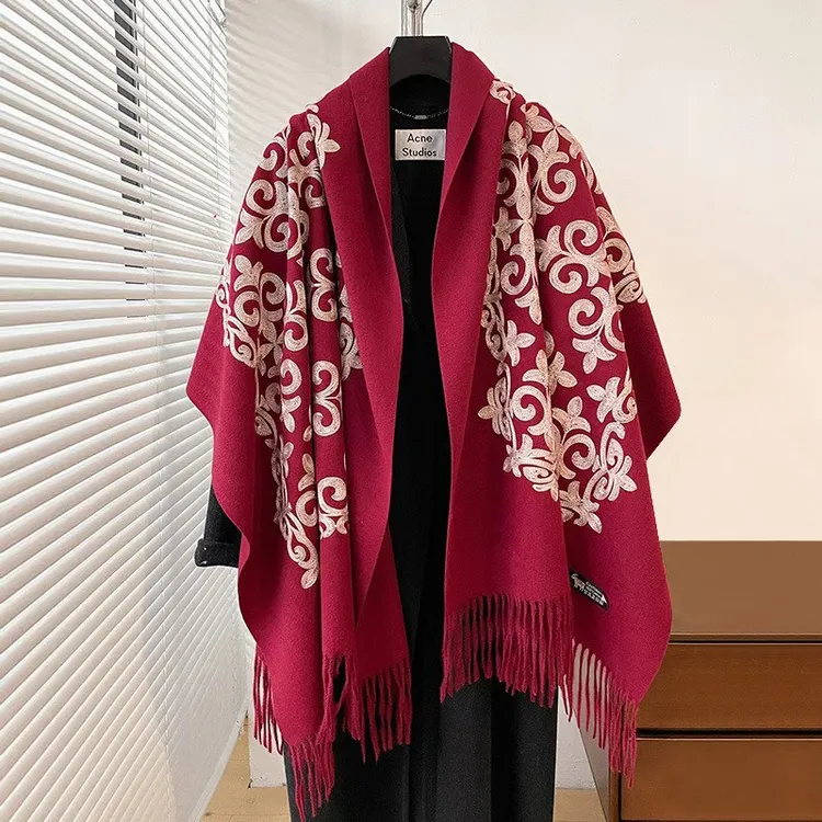 2025秋冬新款文艺复古民族风仿羊绒绣花女士保暖围巾高档