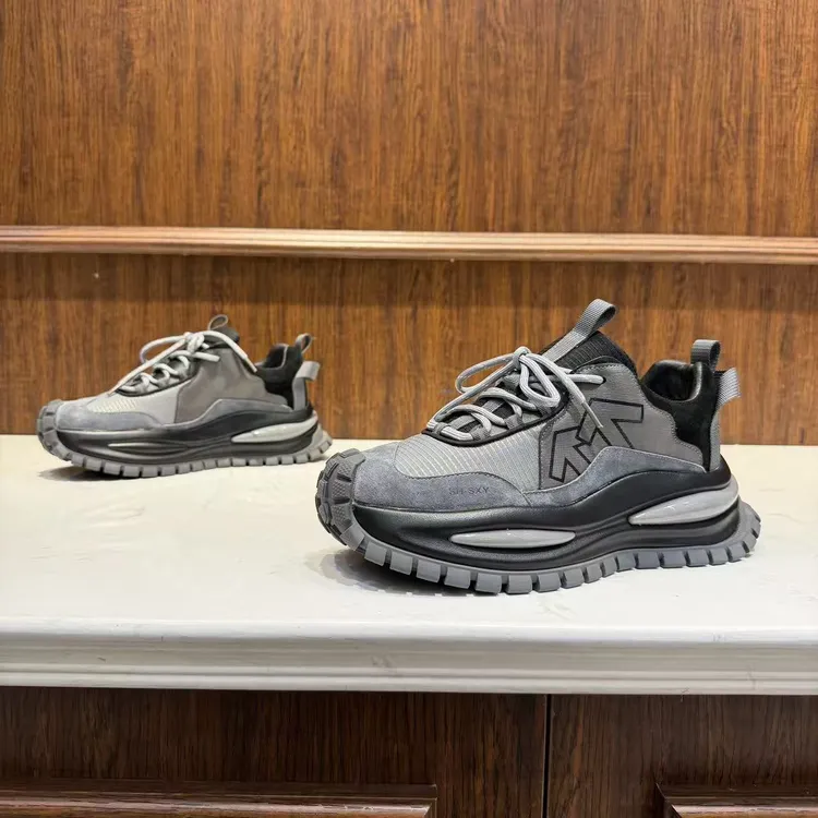 男鞋2025年冬季原创老爹鞋一脚蹬轻便厚底皮面透气小白鞋轮胎鞋子