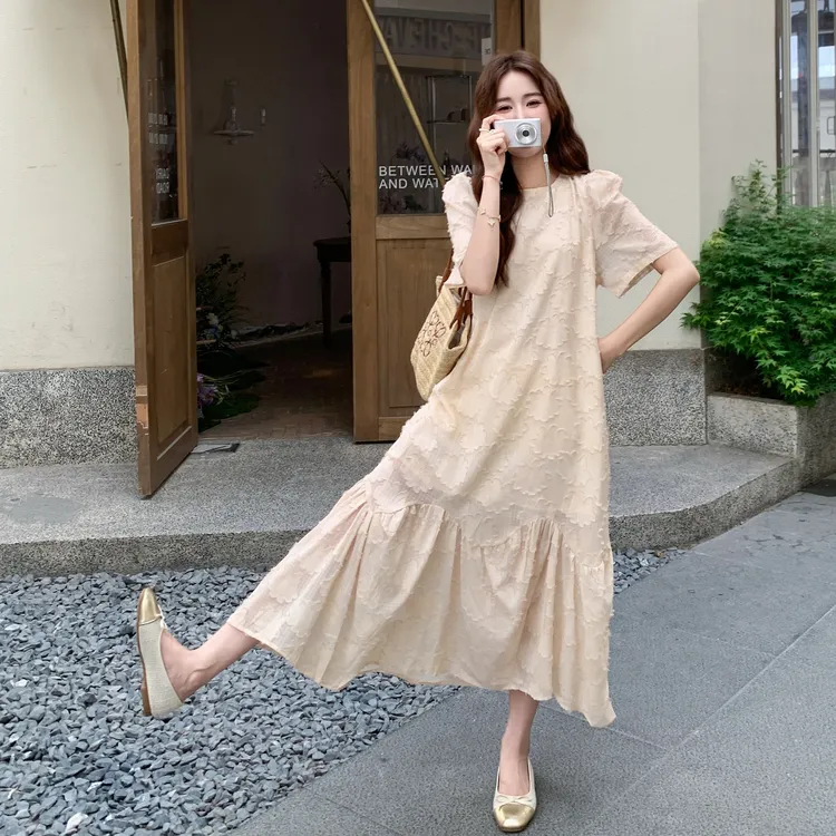 法式简约高级肌理感连衣裙女2025夏季新款宽松显瘦温柔风气质长裙