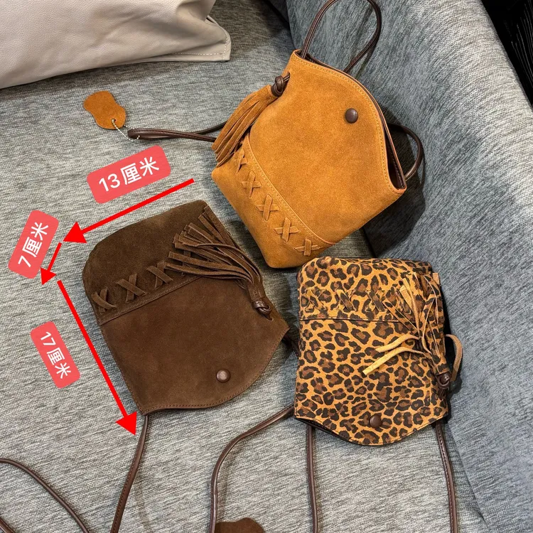 6758牛皮手机包斜挎包休闲时版女包复古文艺