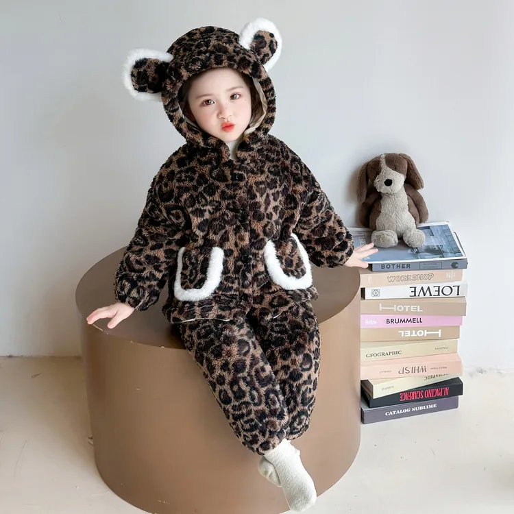 儿童睡衣女童冬季珊瑚绒加厚款三层夹棉女宝法兰绒家居服豹纹套装