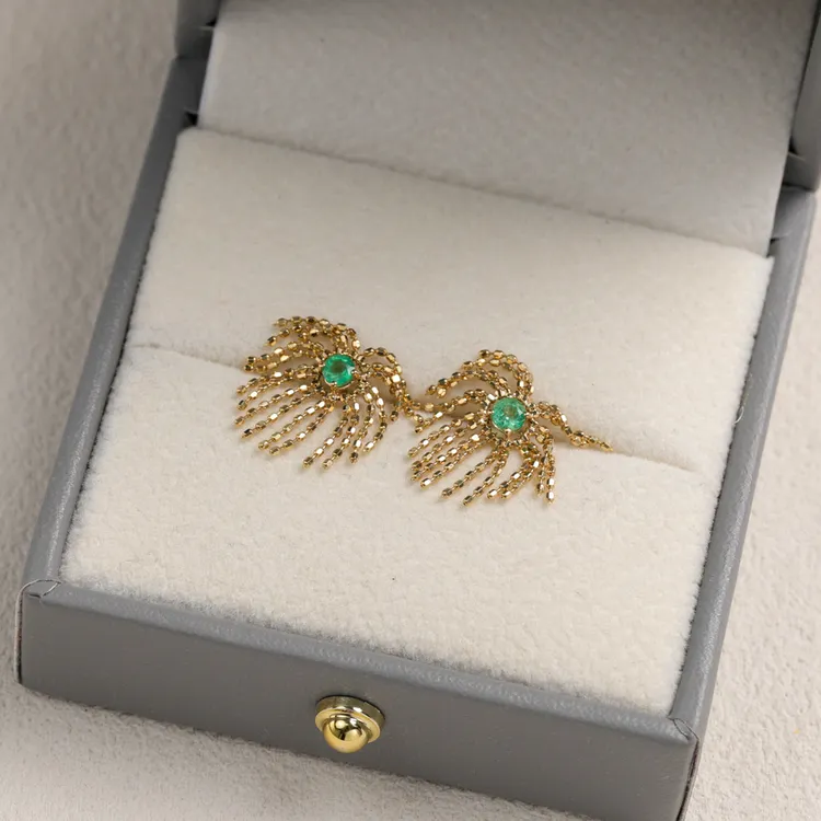 【叭哒不惑】18k金30分赞比亚祖母绿耳钉 重约1g