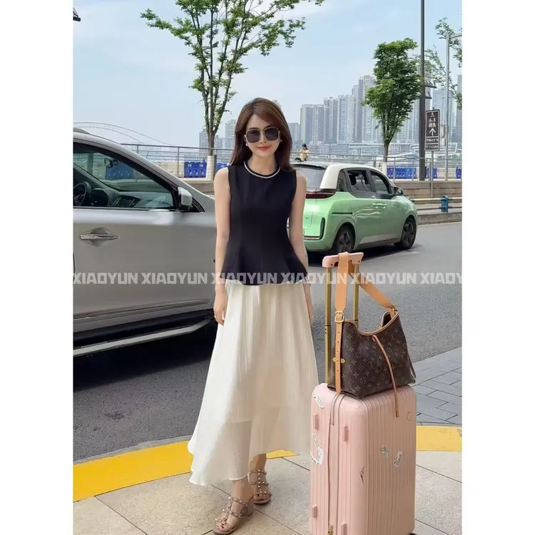 钉珠无袖上衣 小允姐姐2025新款气质时尚高级钉珠无袖上衣