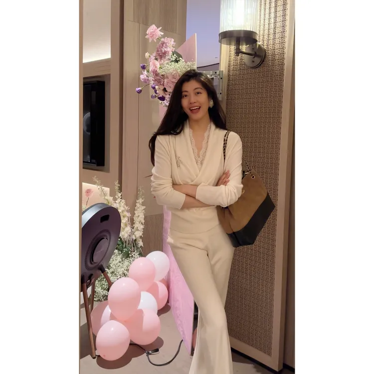 N.COU妮蔻25冬新款设计小众荡领百搭宽松交叉领针织衫毛衣DY10639