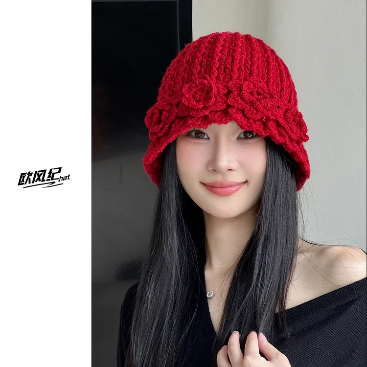 立体花朵针织桶帽女秋冬季新款户外出游保暖百搭套头帽显脸小盆帽