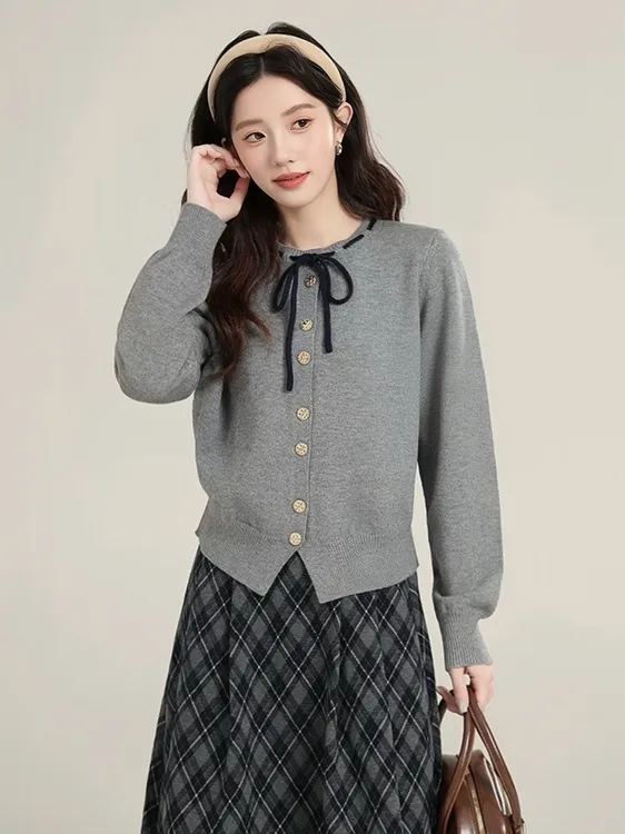 2025年法式高级风正肩显瘦新款针织开衫A34