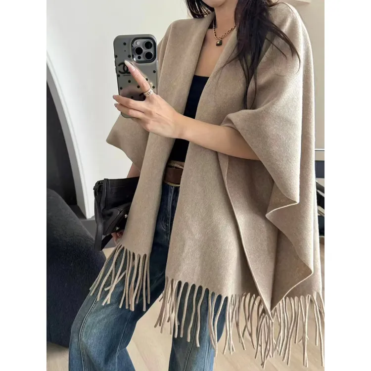 SP【明星都在用】贵妇气质高级感纯色流苏羊毛大披肩斗篷秋冬大围巾