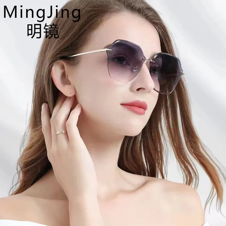 轻奢无框女款防紫外线墨镜自带妆容自带美颜素颜太阳眼镜太阳镜
