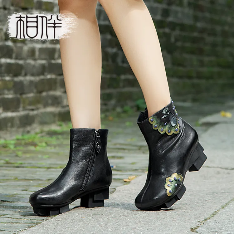 相伴相伴孔雀秋季短靴女风中跟民族风粗跟妈妈靴子5270