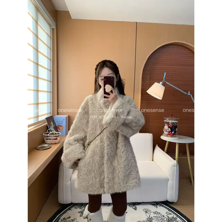 【万万家】2025秋冬新款韩版中长款仿湖羊立领挽袖中古百搭毛毛外套