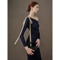 Mix Selection｜美丽诺羊毛撞色斜肩针织长袖连衣裙女MSCJQ0734
