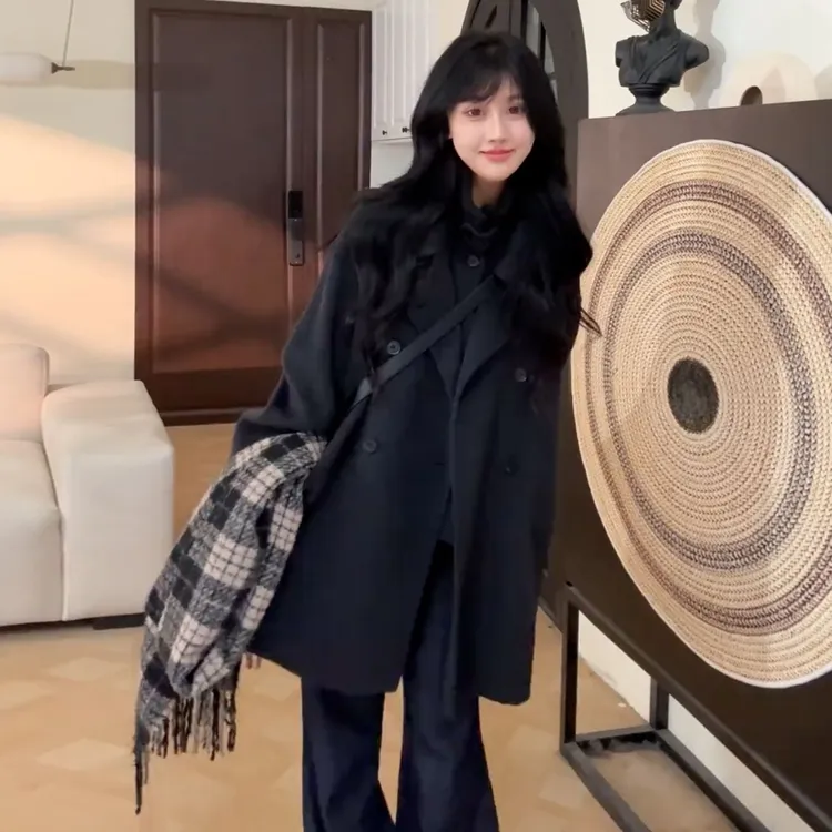 巨好看入冬高级感黑色毛呢大衣女款2025秋冬季新款中长款呢子外套