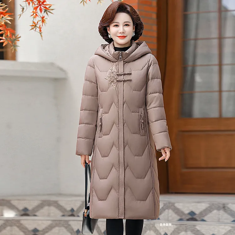 妈妈冬装新中式连帽羽绒服中老年女士长款保暖外套洋气保暖上衣