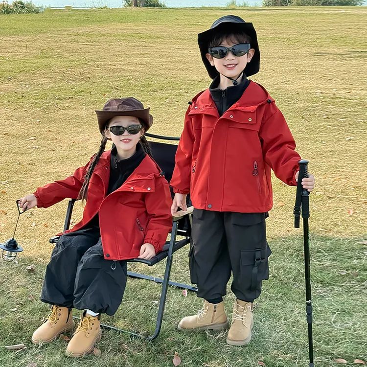 新款儿童冲锋衣三合一可拆卸2025新款男女童登山户外三防外套秋冬