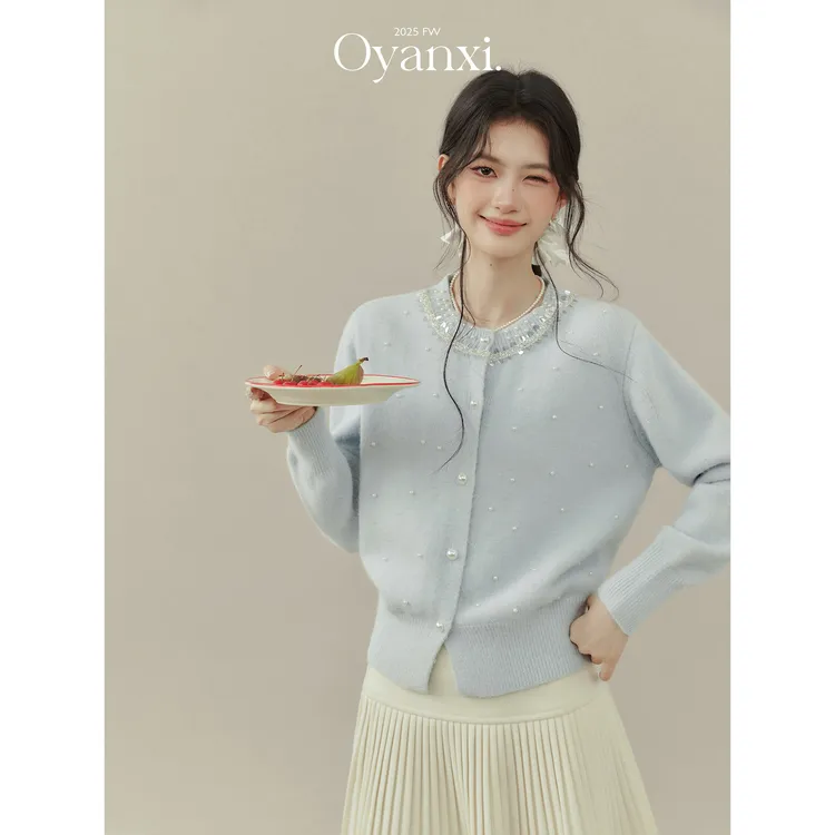 欧阳喜《冬季亮色系》小香风圆领针织开衫女秋冬蓝色毛衣内搭上衣