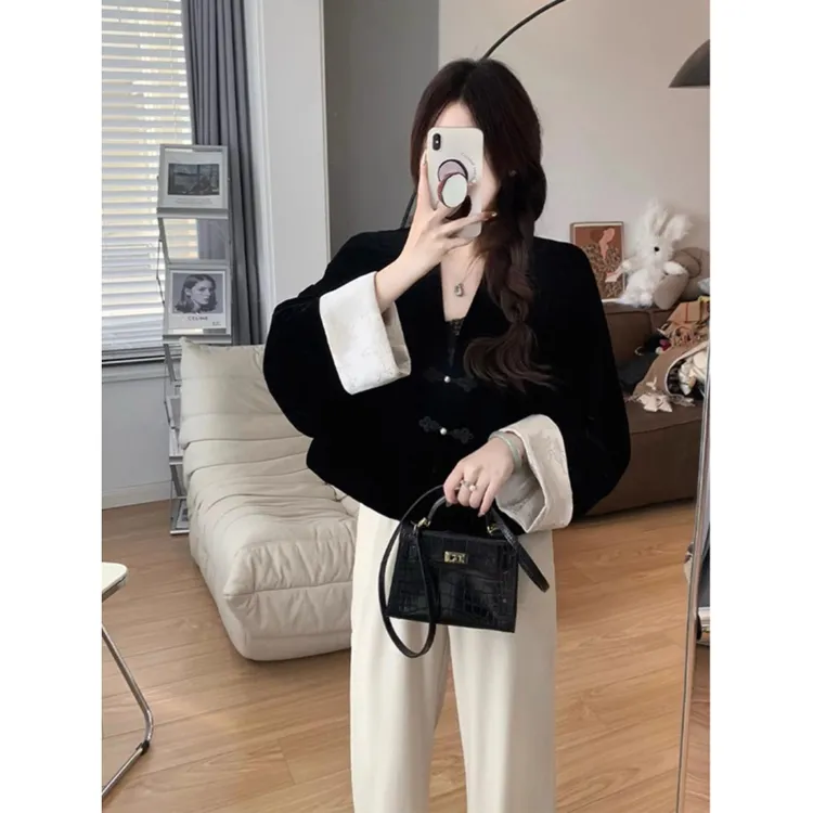 新中式小个子黑丝绒女式短上衣，秋季新设计轻民族风，加厚百搭开衫