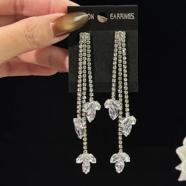 铜合金锆石耳饰 沐馨】2026秋冬新款小众高级感长款耳坠轻奢耳环女