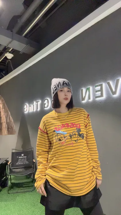 75779：涂鸦风唐老鸭米老鼠长袖粗横条纹T恤时尚春季大版